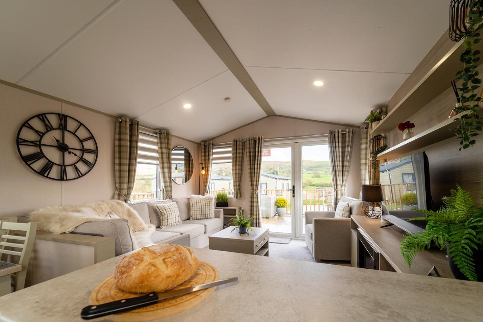 Wiswell View Lodge: Pendle View *