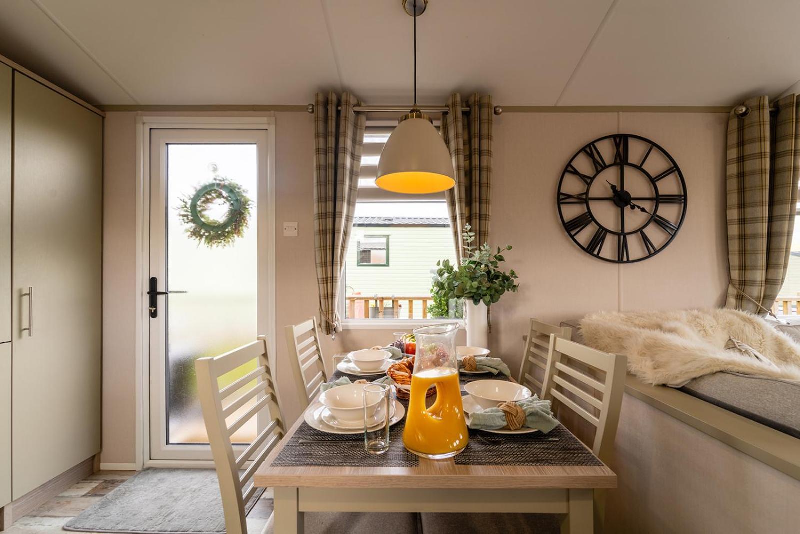 Wiswell View Lodge: Pendle View *